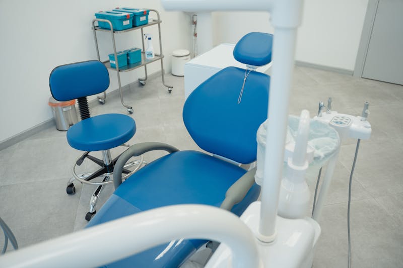 Equipamiento dental moderno en Dentaclick